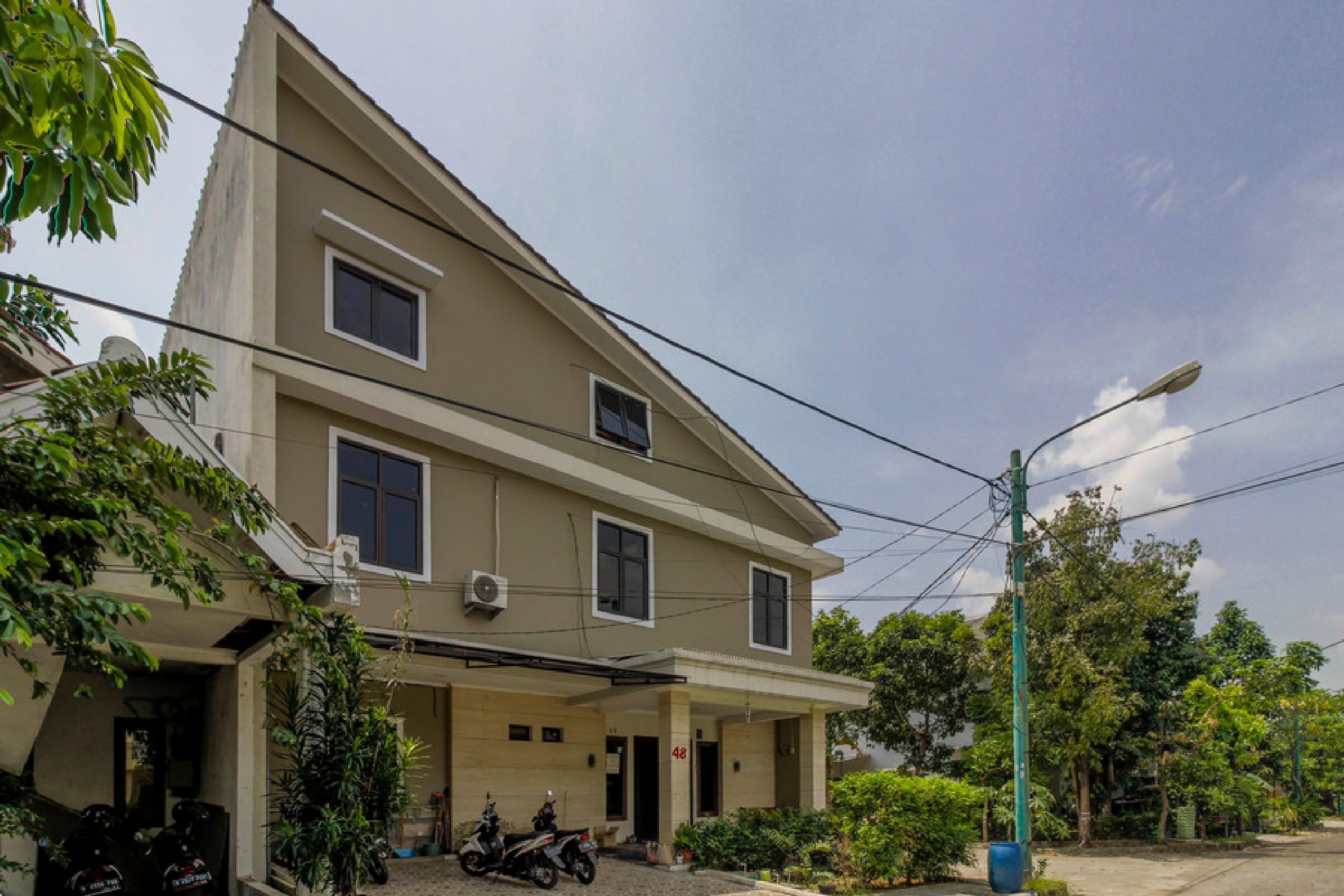 Reddoorz Plus Near Lippo Cikarang Mall Bekasi Buitenkant foto