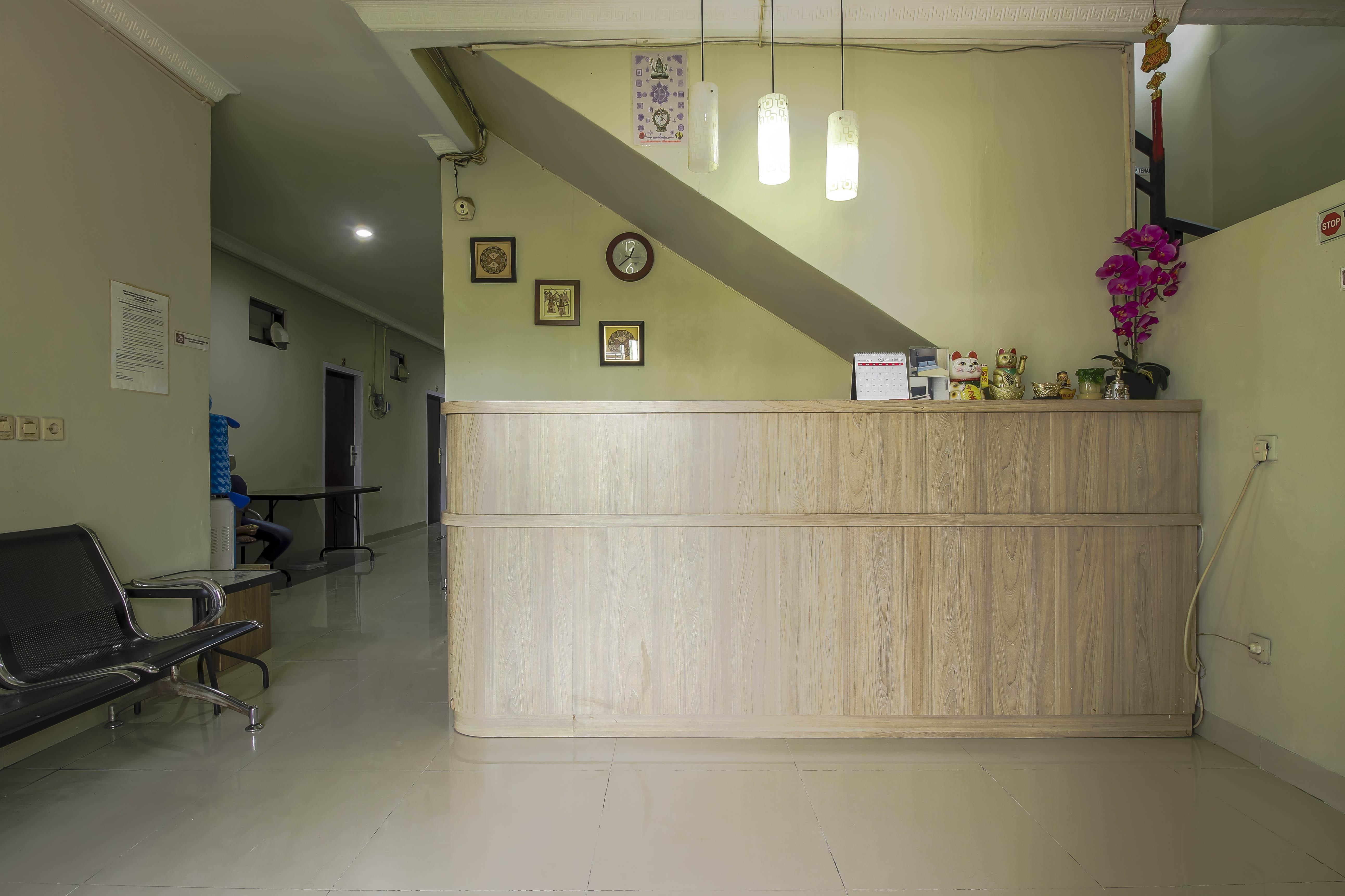 Reddoorz Plus Near Lippo Cikarang Mall Bekasi Buitenkant foto
