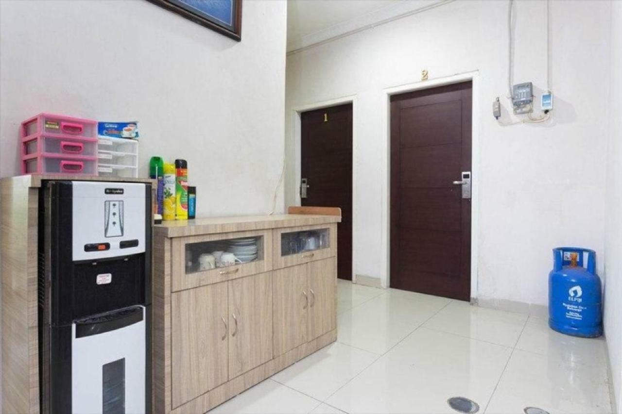Reddoorz Plus Near Lippo Cikarang Mall Bekasi Buitenkant foto